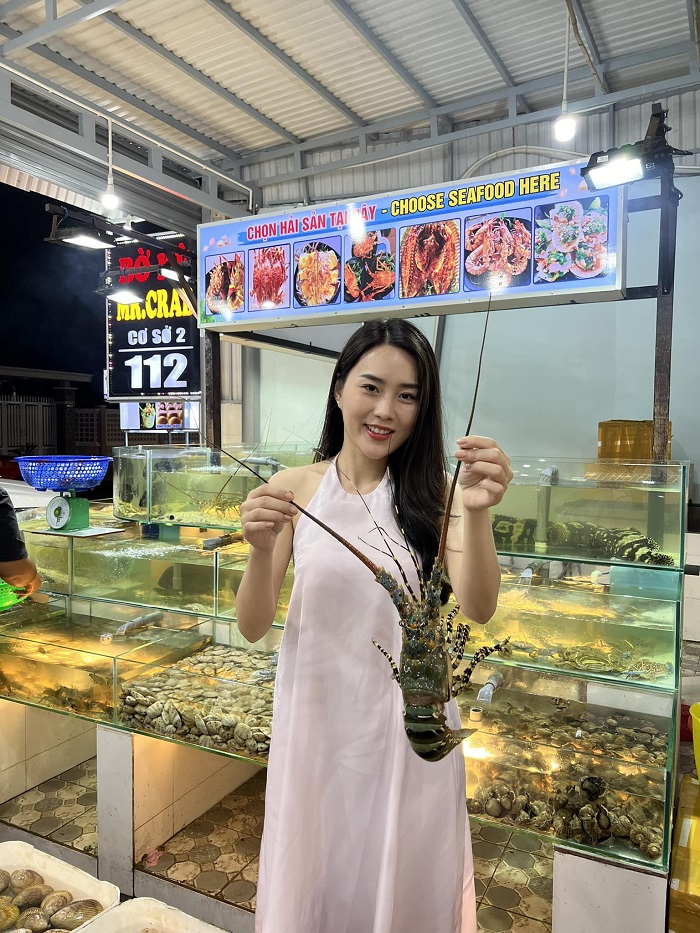 Bạn có thể lựa chọn các loại hải sản tươi ngon ở Quán ăn ngon tại Mũi Né