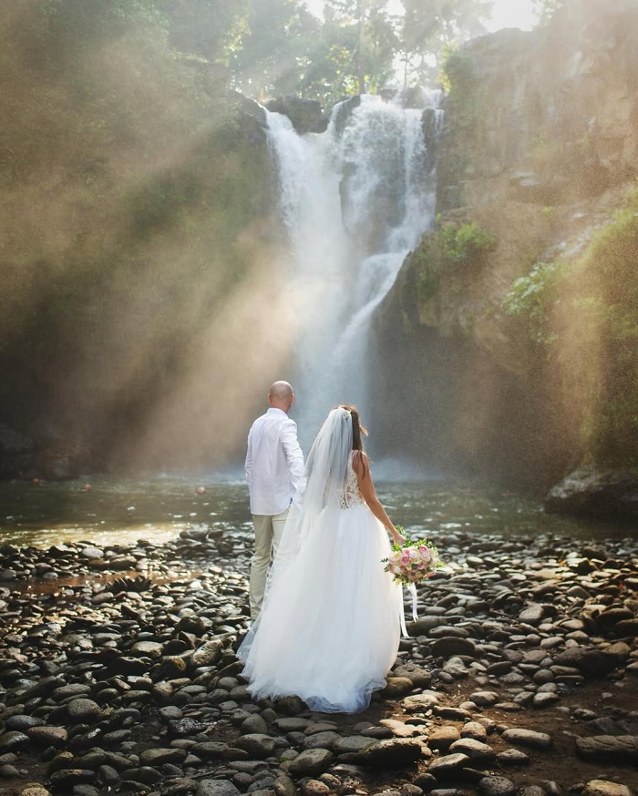 Thác Tegenungan Indonesia cao khoảng 15 mét