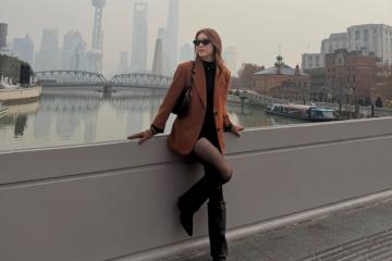 Bỏ túi bí quyết phối đồ đi du lịch cực sang trọng của 'hot mom' Thương Phạm