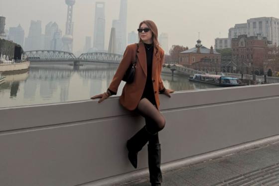 Bỏ túi bí quyết phối đồ đi du lịch cực sang trọng của 'hot mom' Thương Phạm