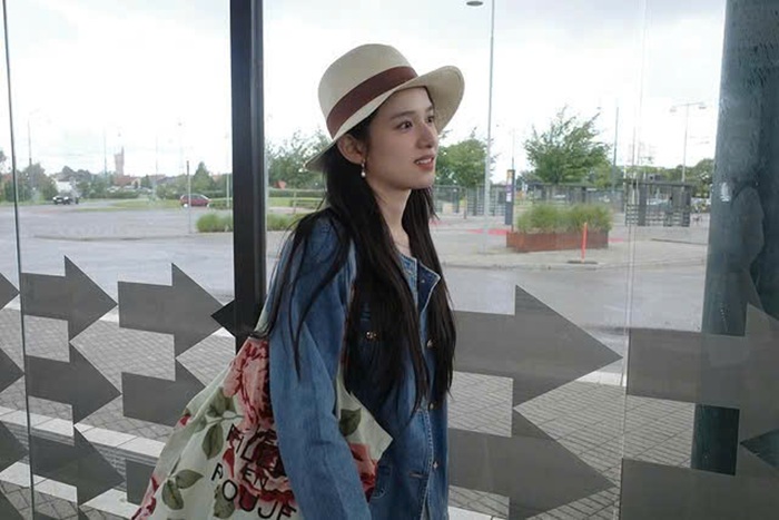 Nữ diễn viên chọn phong cách du lịch là trải nghiệm chiều sâu văn hóa và cảm xúc tại đảo Ven. Ảnh: Instagram nhân vật