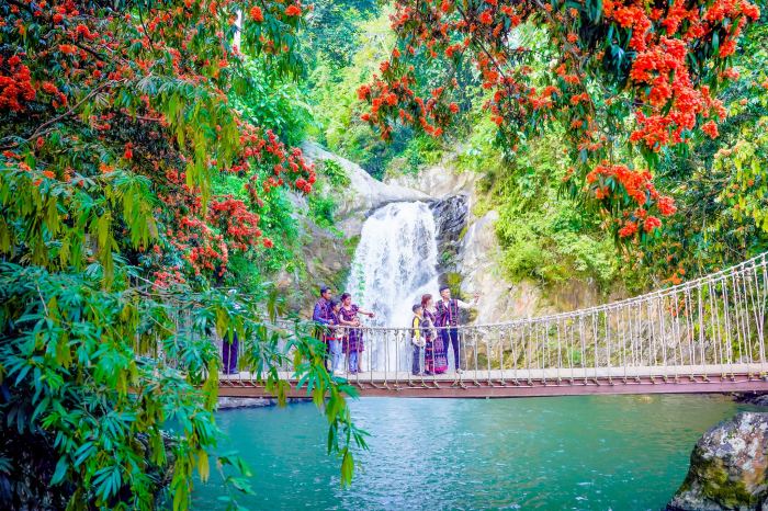 Vi vu cổng trời Đông Giang 