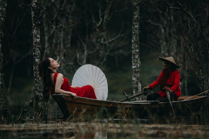 Bạn thuê thuyền để ngao du Khu du lịch dã ngoại Suối Tía Đà Lạt