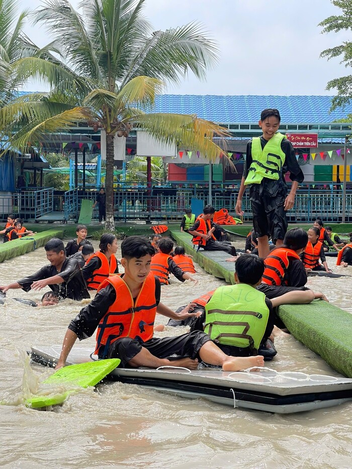 Tham gia các trò chơi dân gian thú vị ở công viên nước Rio Long An
