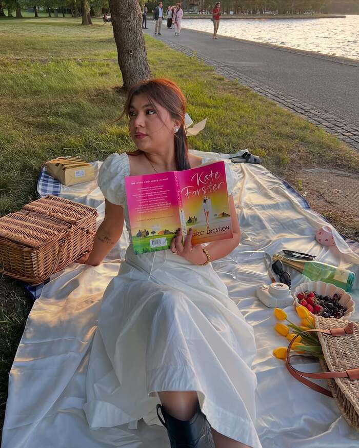 Tổ chức picnic tại hồ Burley Griffin Úc 