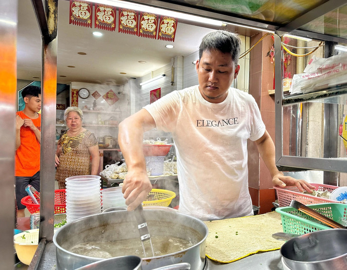 Khu phố ẩm thực nổi tiếng ở TP HCM - Phố ẩm thực Hà Tôn Quyền