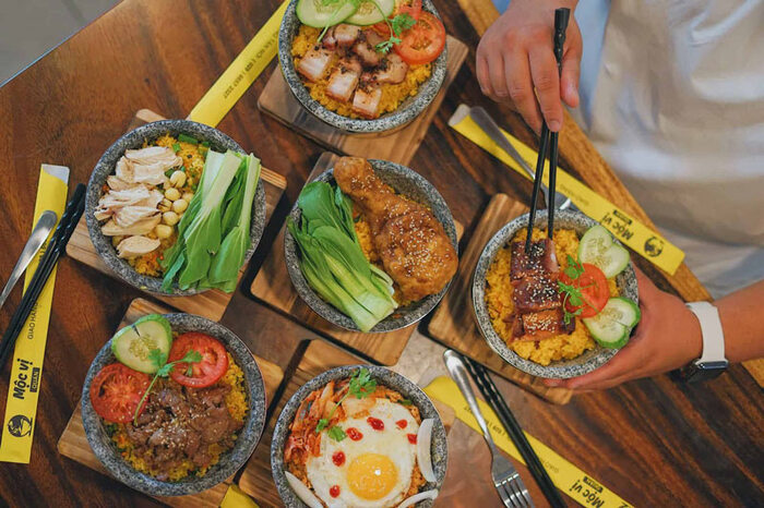 Khu phố ẩm thực nổi tiếng ở TP HCM - Phố ẩm thực Phan Xích Long