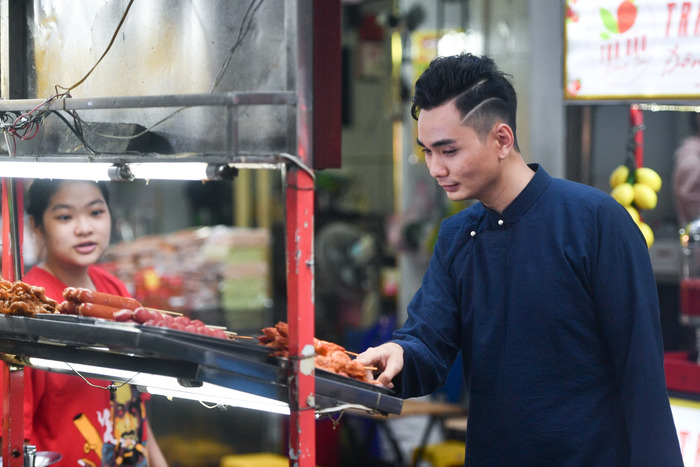 Khu phố ẩm thực nổi tiếng ở TP HCM - Phố ẩm thực Hồ Thị Kỷ