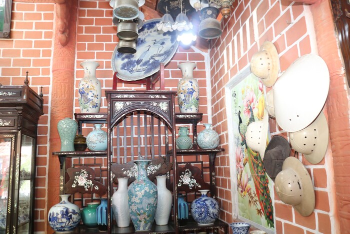 Chiêm ngưỡng không gian kiến trúc độc đáo tại nhà gốm Tư Buôi Vĩnh Long 