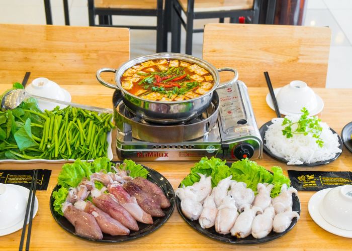 Thuận Phúc nổi tiếng với món Lẩu mực nấu chao độc đáo