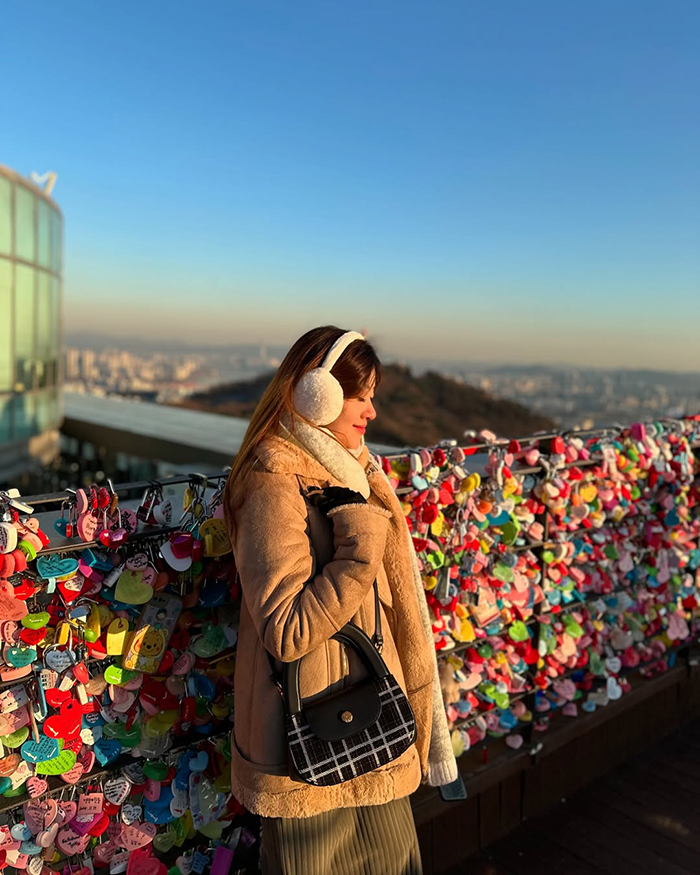 Sử dụng cáp treo Namsan (Namsan Cable Car) để đến tháp Namsan Hàn Quốc
