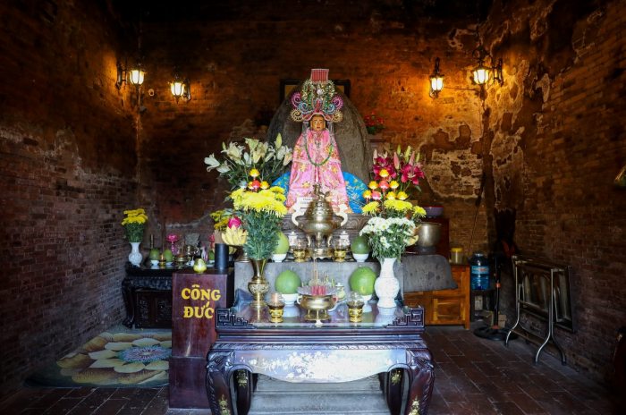 bên trong Tháp Nhạn Phú Yên bên trong Tháp Nhạn Phú Yên