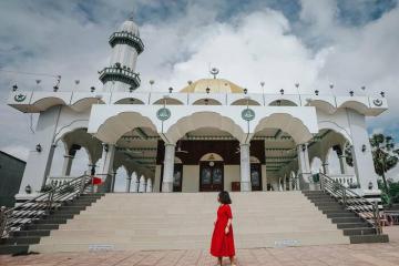 Về ‘xứ thốt nốt’ chiêm ngưỡng biểu tượng linh thiêng của đạo Hồi tại miền Tây - Thánh đường Masjid Al-Ehsan An Giang