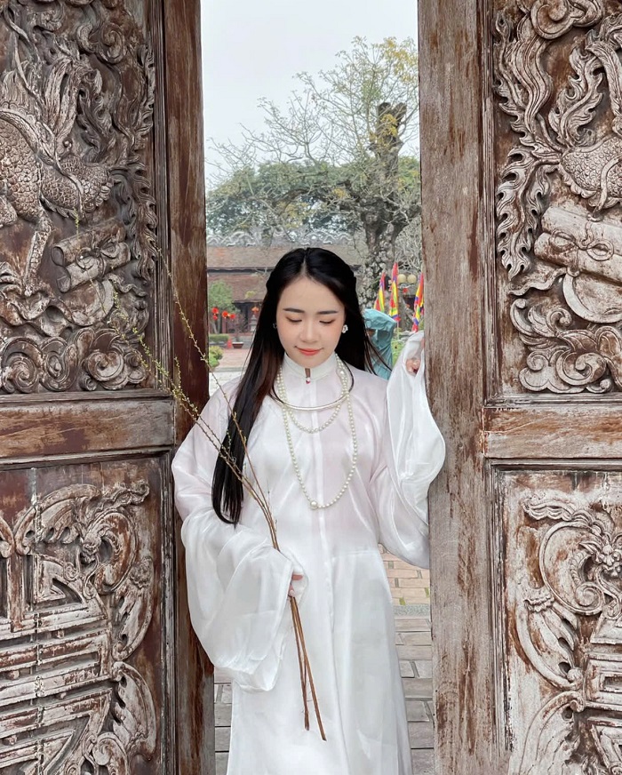 Nhiều bạn trẻ tìm tới Văn miếu Mao Điền Hải Dương để cầu công danh đỗ đạt