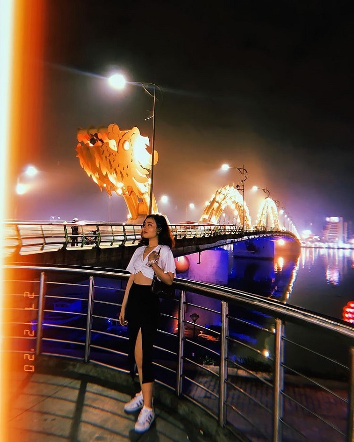 Về đêm, những cây cầu ở Đà Nẵng mang vẻ đẹp riêng thu hút du khách chơi gì ở Đà Nẵng sau 21h
