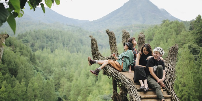 Ít ai biết rằng, ở Đông Nam Á cũng có một đất nước nằm trong danh sách những địa điểm du lịch mùa xuân đẹp nhất thế giới là Indonesia. 