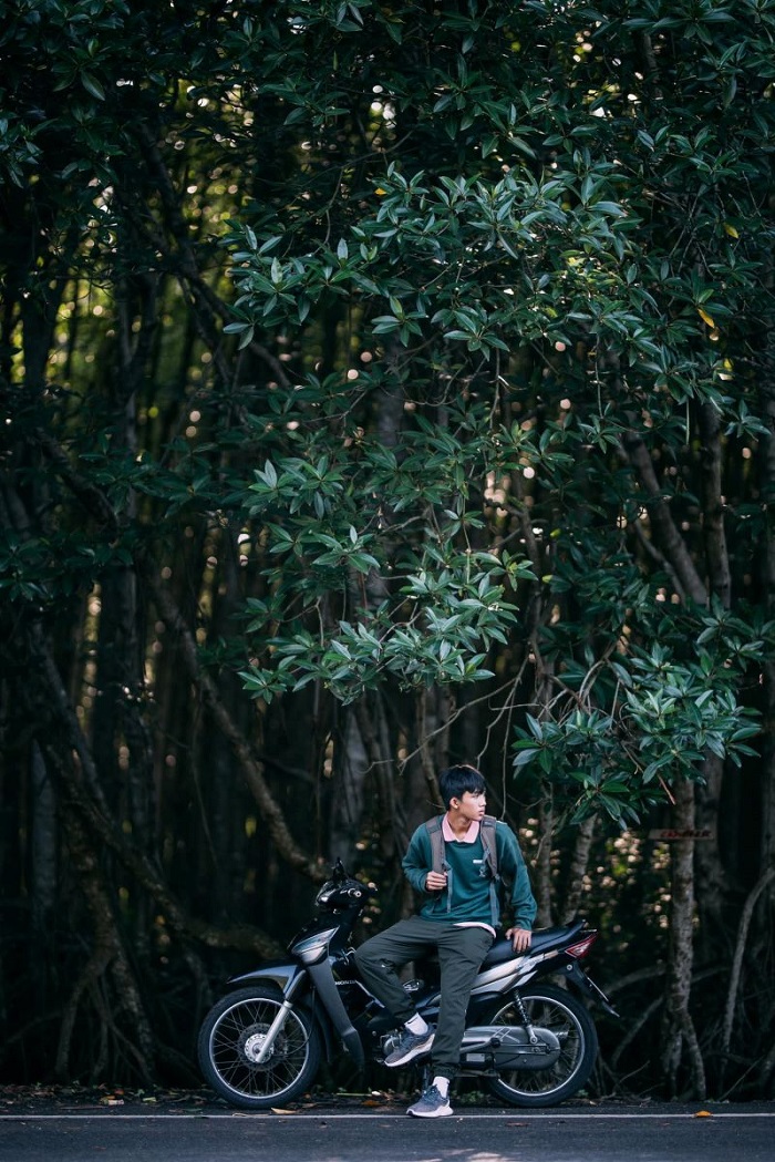 Nhiều người chọn phượt xe máy khi du lịch Cần Giờ
