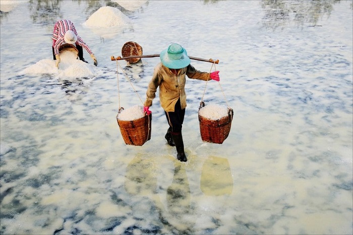 Du lịch Cần Giờ tìm hiểu về nghề làm muối trên đảo Thạnh An