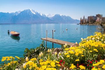 Vi vu từ Âu sang Á với những địa điểm du lịch mùa xuân đẹp nhất thế giới