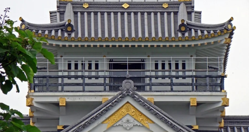 Lâu đài Gifu với tầm nhìn bao quát cả thành phố qua lăng kính cẩm nang du lịch Gifu