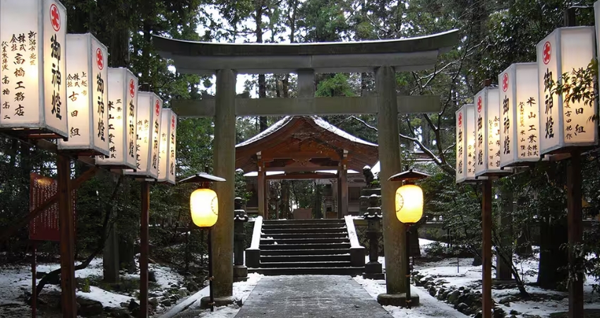 Theo cẩm nang du lịch Niigata, đền Yahiko là điểm đến tâm linh không thể bỏ lỡ