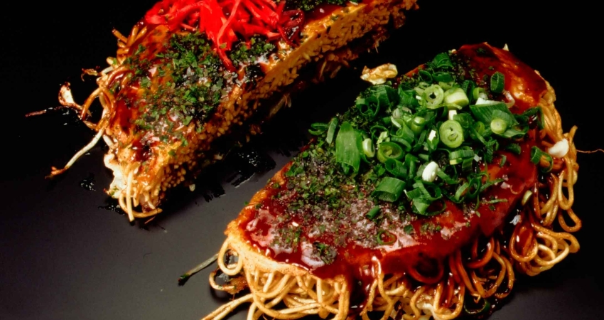 Bánh xèo Hiroshima vừa béo ngậy, vừa thanh ngọt