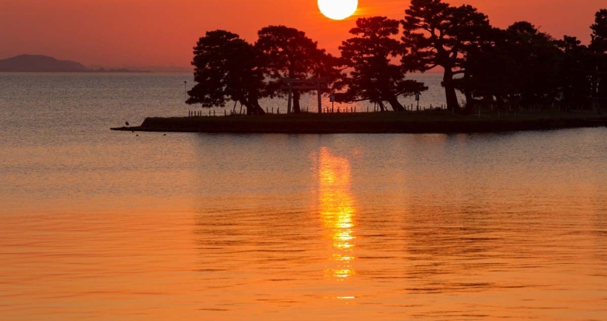 Hoàng hôn trên hồ Shinji