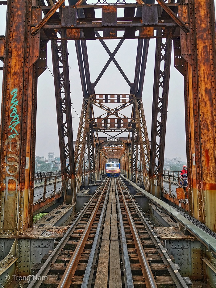 Cây cầu thép - Công trình biểu tượng của Hà Nội đã nhuốm màu thời gian
