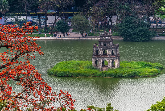 Tháp Rùa cổ kính trở thành công trình biểu tượng của Hà Nội.