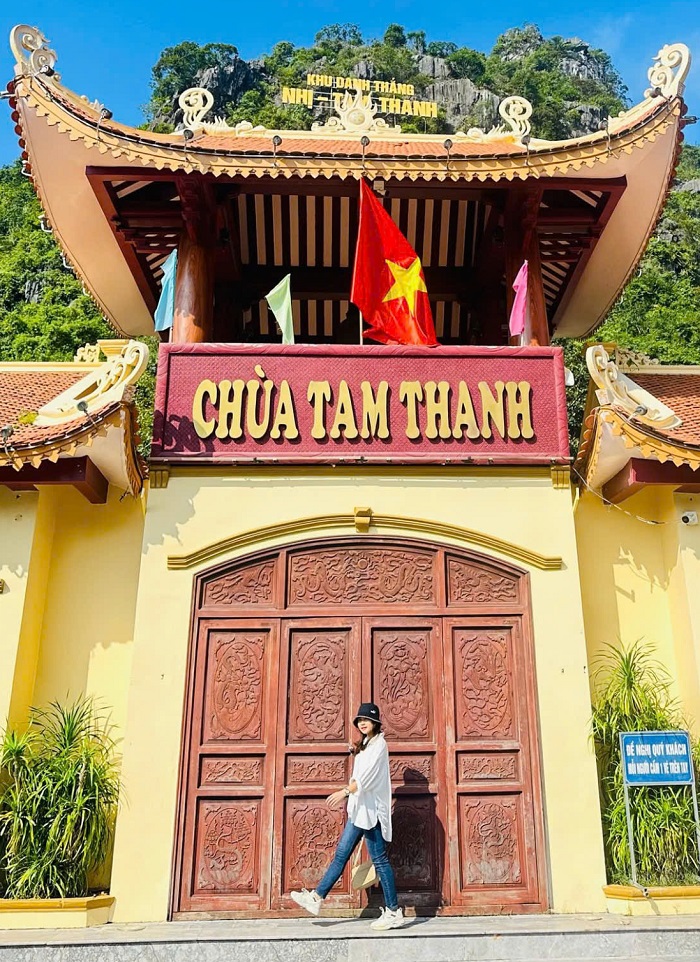 Cách không xa Cửa khẩu Quốc tế Hữu Nghị Lạng Sơn là chùa Tam Thanh