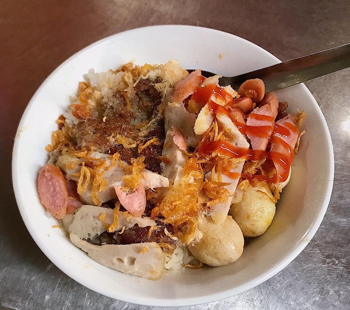 Giá mỗi suất xôi sẽ tùy thuộc vào topping bạn lựa chọn tại Quán ăn ngon ở Bắc Ninh