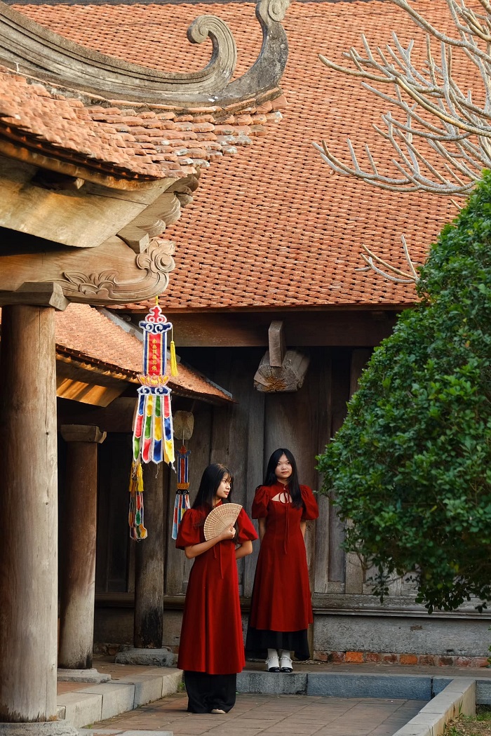 Chùa Keo cách bãi biển Đồng Châu Thái Bình gần 40km