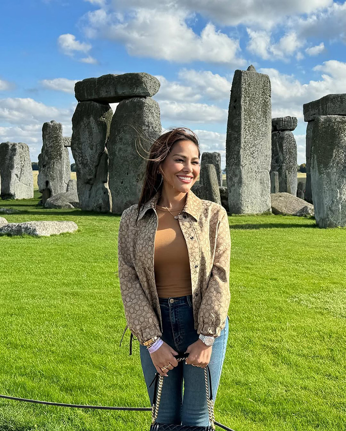 Tham gia tour du lịch có hướng dẫn đến bãi đá cổ Stonehenge Anh