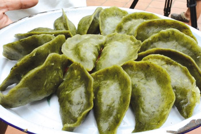 Bánh khúc trần Bắc Ninh có nguồn gốc từ làng Diềm.