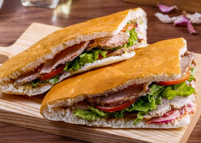 Bánh mì thịt nướng Doner Kebabs
