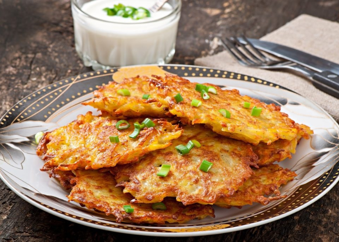 Kartoffelpuffer (Bánh kếp khoai tây) - Món ăn đường phố háp dẫn tại Berlin