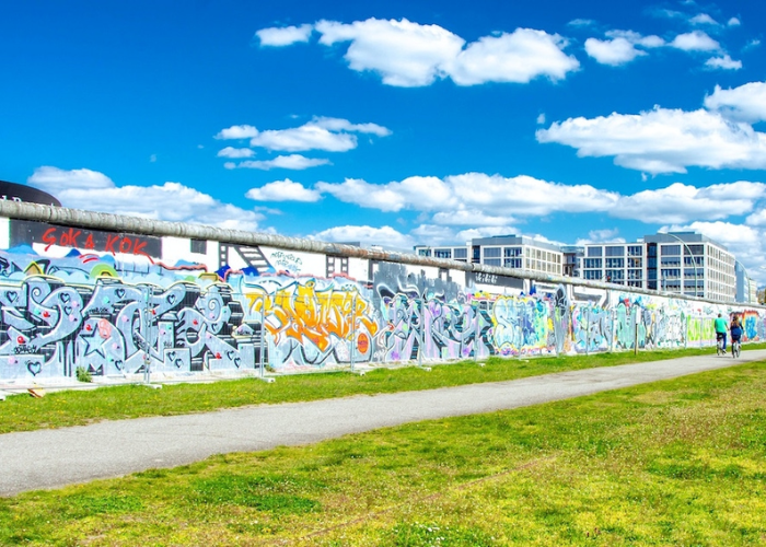 East Side Gallery - địa điểm sống ảo độc đáo được nhiều người lựa chọn trong cẩm nang du lịch Berlin