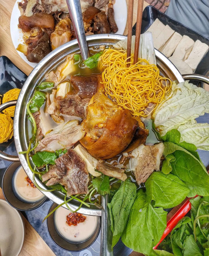 Lẩu bò Ba Toa nổi tiếng tại Đà Lạt