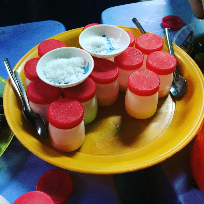 Sữa chua muối phổ biến trên đường phố