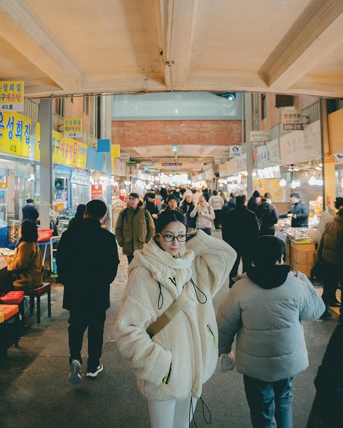 Đi bằng tàu điện ngầm tới chợ Gwangjang Hàn Quốc nhanh chóng và tiết kiệm