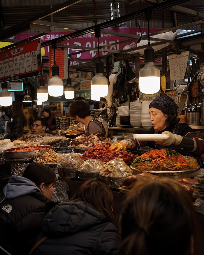 Khám phá chợ Gwangjang Hàn Quốc vào mùa hè