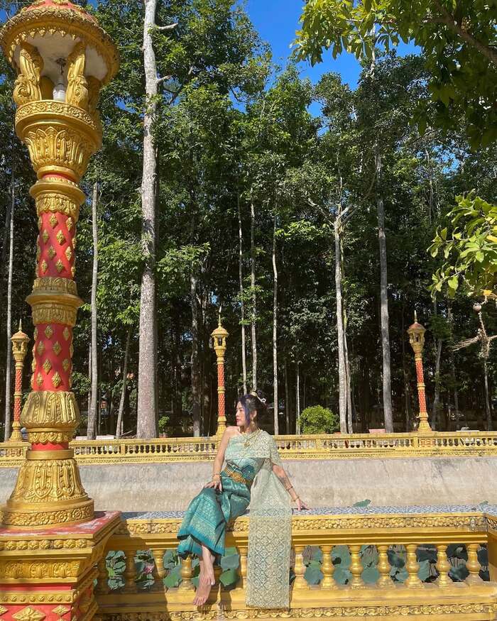  Bạn có thể dễ dàng di chuyển đến chùa Âng Trà Vinh