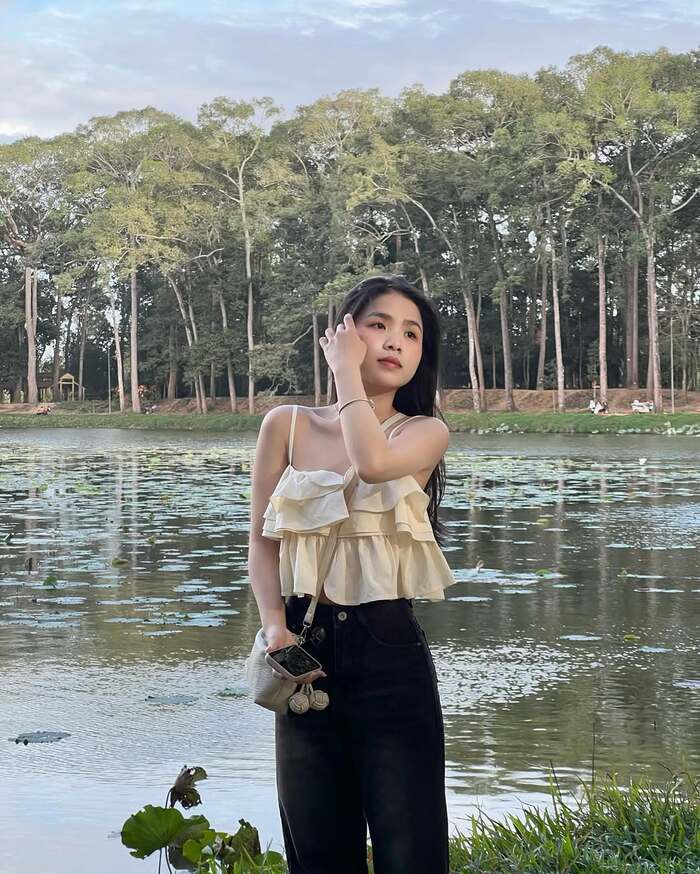 Ao Bà Om nằm cùng cụm di tích với chùa Âng Trà Vinh