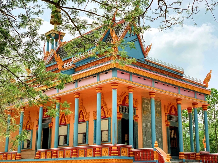 Chiêm ngưỡng kiến trúc độc đáo của chùa Hàng Còng An Giang