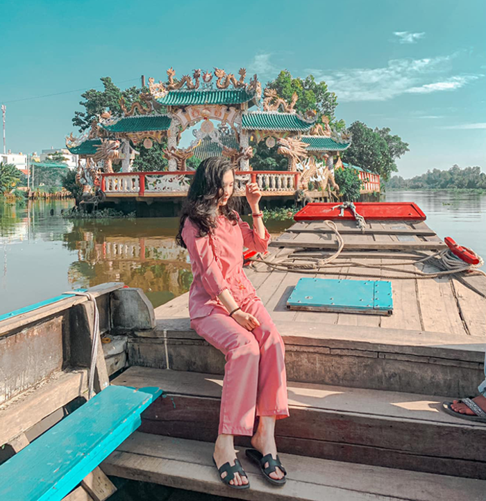 Đi đò đến chùa Miếu Nổi Gò Vấp