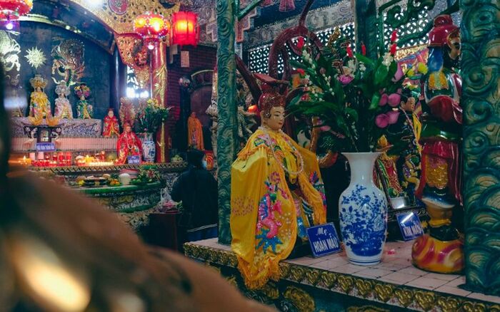Khu điện thờ tại chùa Miếu Nổi Gò Vấp 