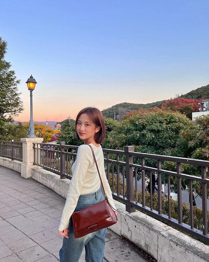 Taxi hoặc ô tô cá nhân (nhanh chóng nhưng chi phí cao) đến công viên everland hàn quốc