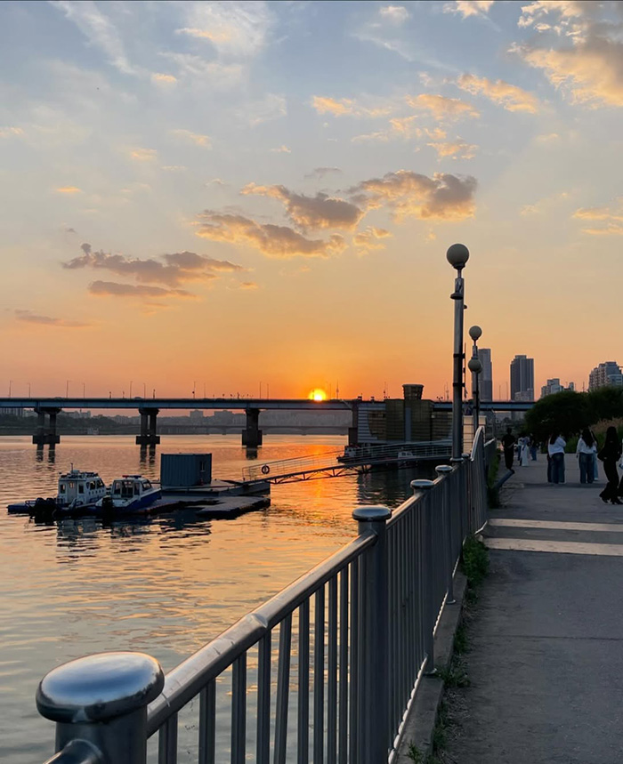 Ngắm hoàng hôn và cảnh đêm bên sông Hàn