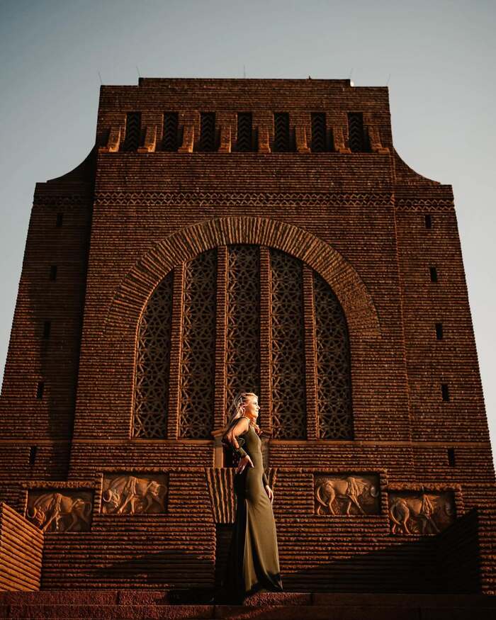 Đài tưởng niệm Voortrekker Nam Phi chịu ảnh hưởng của kiến trúc Ai Cập cổ đại