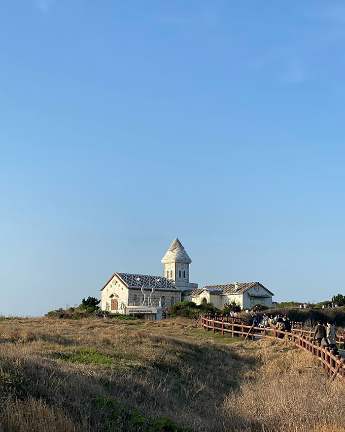 Nhà thờ thủy tinh – Không gian kiến trúc độc đáo tại đồi Seopjikoji hàn quốc